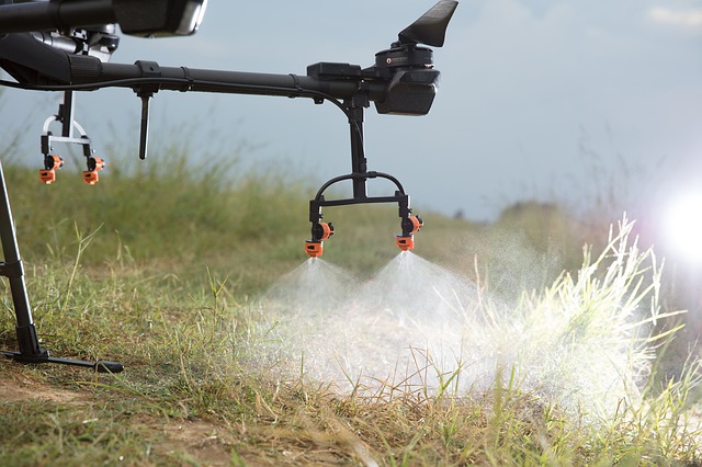 Pflanzenschutzmittelversprühen durch-Drohne