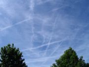 Angebliches Chemtrail-Kondensstreifenmuster