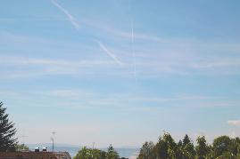 09.06.2004: 14 Uhr 33-00: weitere Chemtrails fliegen dieses Gebiet gezielt an.