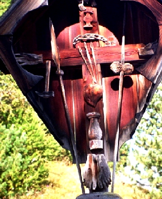 Holzkreuz auf der Armentara in Wengen, Sdtirol